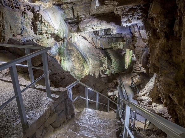 Stollen in der Erdmannshöhle, © Michael Trefzer / Gemeinde Hasel Stollen in der Erdmannshöhle, © Michael Trefzer / Gemeinde Hasel