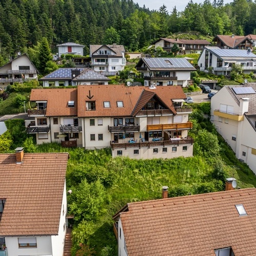 Blick auf das Mehrfamilienhaus - Blick auf das Mehrfamilienhaus -
