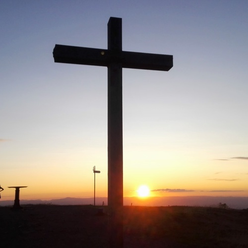 Gipfelkreuz auf dem Belchen mit Sonnenuntergang - 