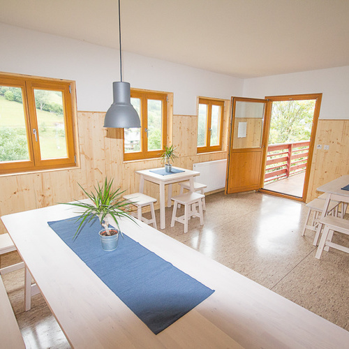 Kleiner Aufenthalts- oder Essensraum - Platz für circa 15-20 Personen Kleiner Aufenthalts- oder Essensraum - Platz für circa 15-20 Personen