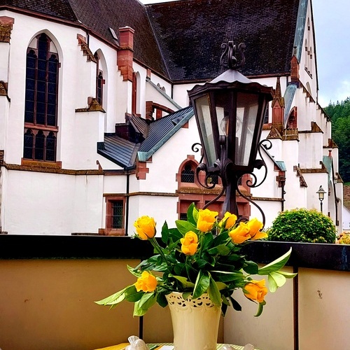 Blick vom Hotel auf die Maria Himmelfahrt Kirche - Blick vom Hotel auf die Maria Himmelfahrt Kirche -