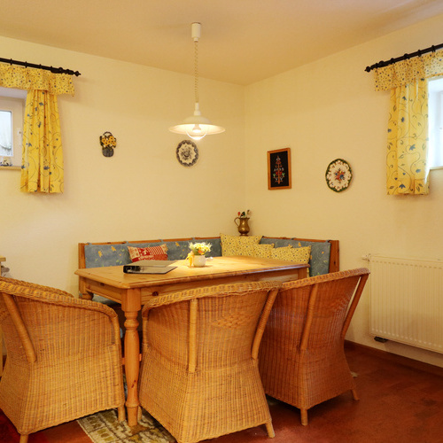 Esstisch im Esszimmer - Esstisch im Esszimmer -