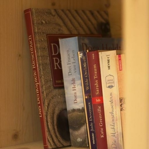 Unsere kleine Bücherecke - Unsere kleine Bücherecke -